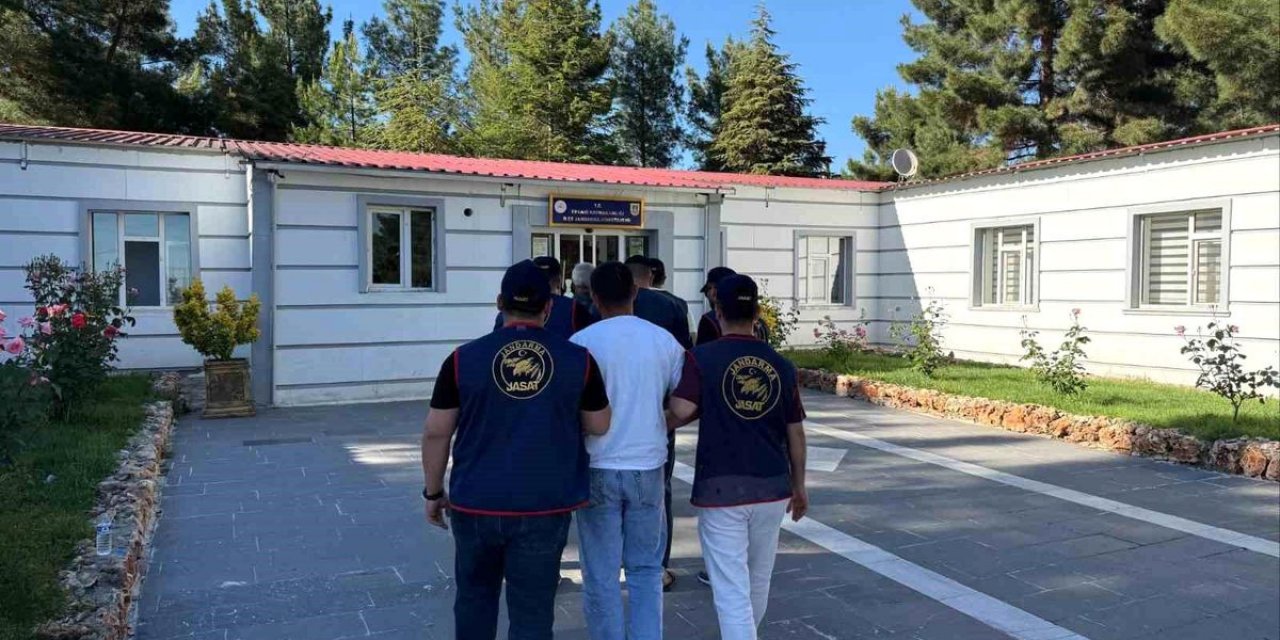 Diyarbakır'da Hapis Cezalı 24 Şahıs Yakalandı