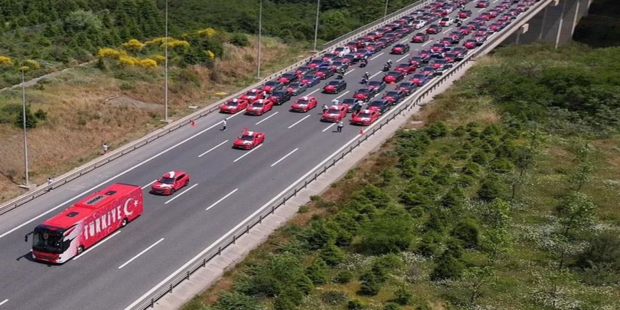 Bizim Çocuklar'ı Dünya Kupası'na Uğurlayan Konvoy Dünya Basınında