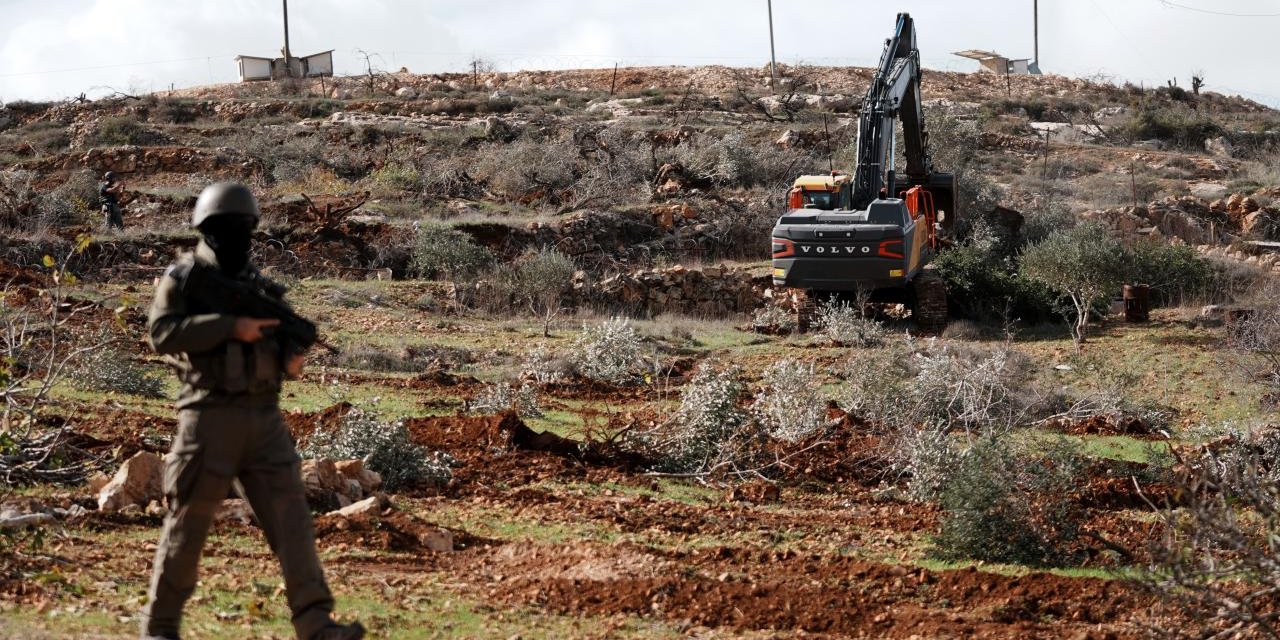 İşgalci İsrail, Batı Şeria'da Filistinlilere Ait Arazilere El Koydu