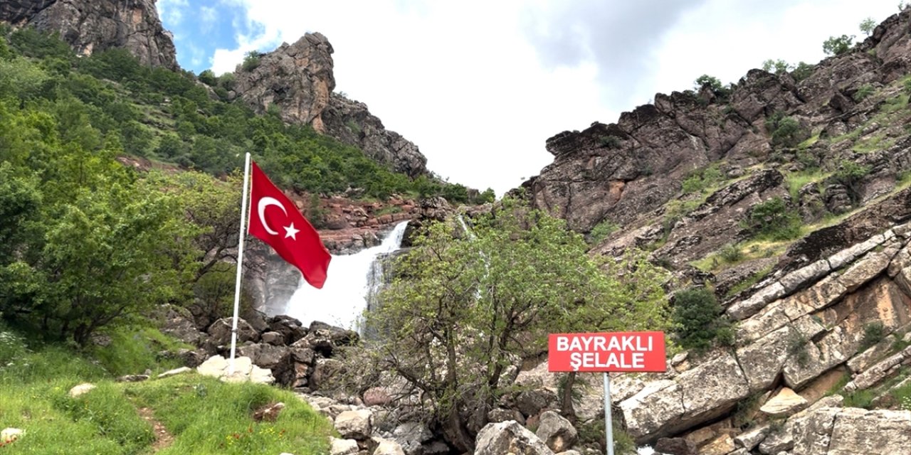 Irak Sınırındaki Şelaleye "Mehmetçik Dokunuşu"