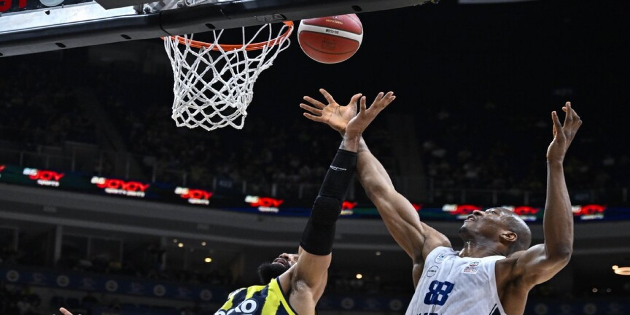 Anadolu Efes, Basketbol Süper Ligi Yarı Finalinde Yarın Fenerbahçe Beko'yu Konuk Edecek