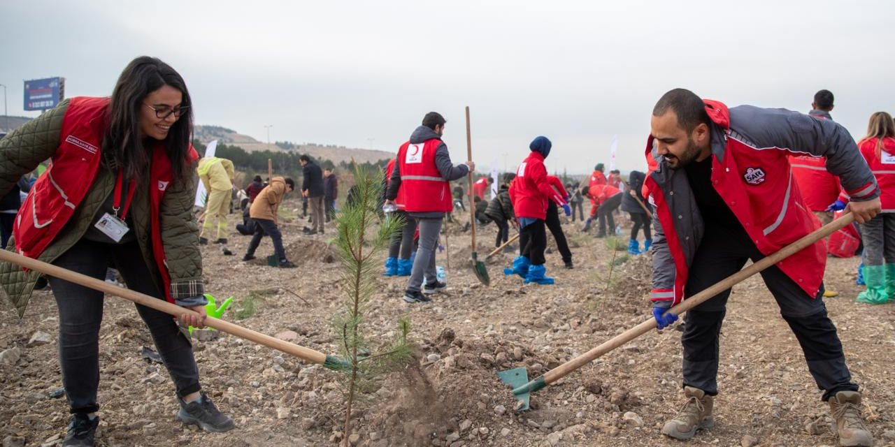 "Hastaya Kan, Ormana Can" Projesiyle 4,7 Milyon Fidan Toprakla Buluştu