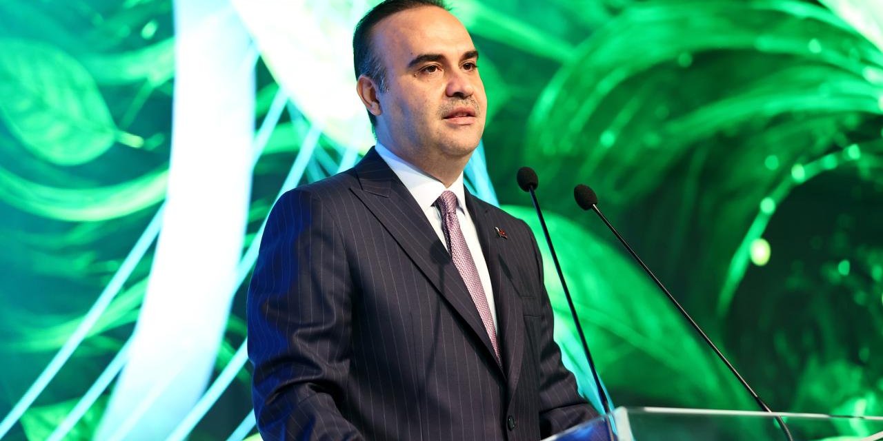 Bakan Kacır: Gelecek Nesillere Yaşanabilir Bir Dünya Bırakmalıyız