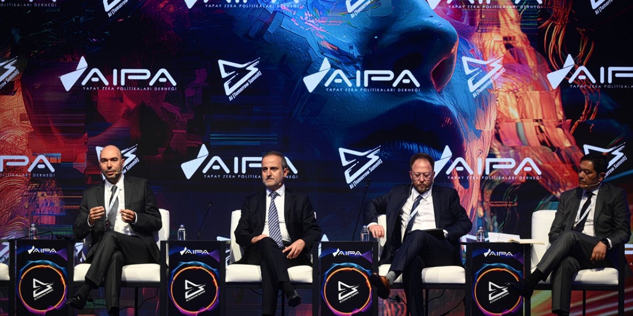 "AL Tomorrow Summit" Etkinliğinde Yapay Zekanın E-ticaret Uygulamalarına Etkisi Ele Alındı