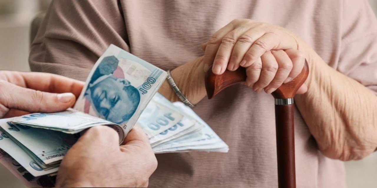 SSK ve Bağ-Kur Emeklilerin Beklediği Maaş Zammı Belli Oldu! Aylıklar Kaç TL Olacak?
