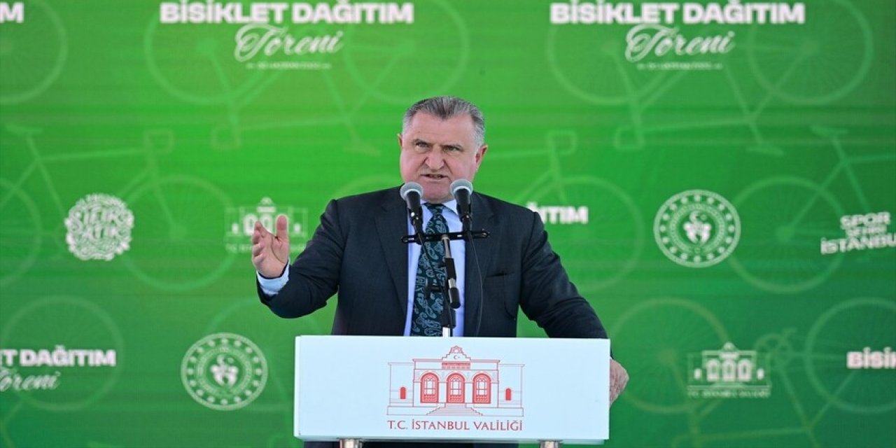 Bakan Bak: Gençlerle Çok Ciddi Projeler Gerçekleştiriyoruz