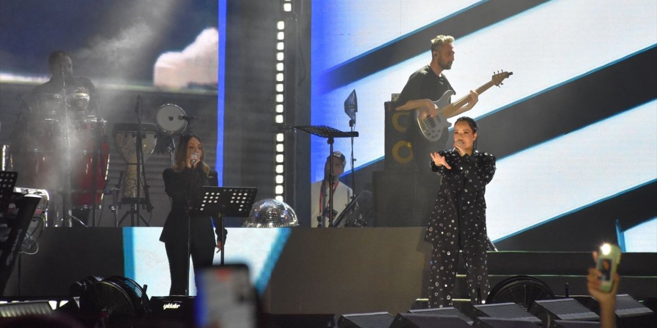 Trabzon Kültür Yolu Festivali'nde Bengü Konser Verdi