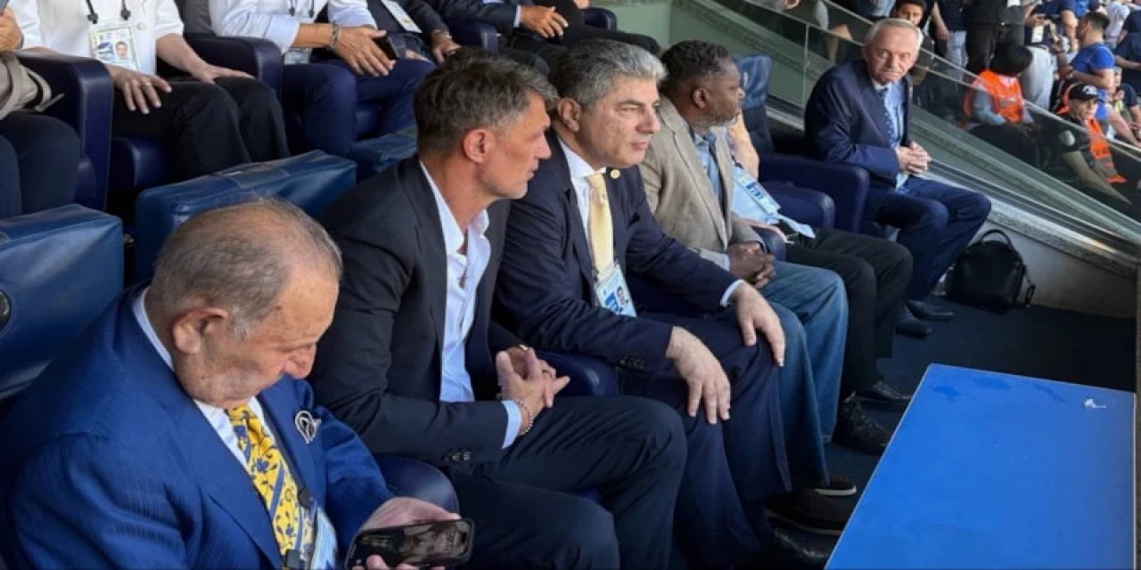 Paolo Maldini Fenerbahçe Kongresindeydi