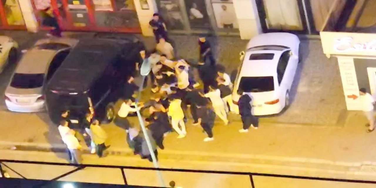 Esenyurt’ta Dehşet! Düğün Çıkışında Tekmeler Yumruklu Kavga
