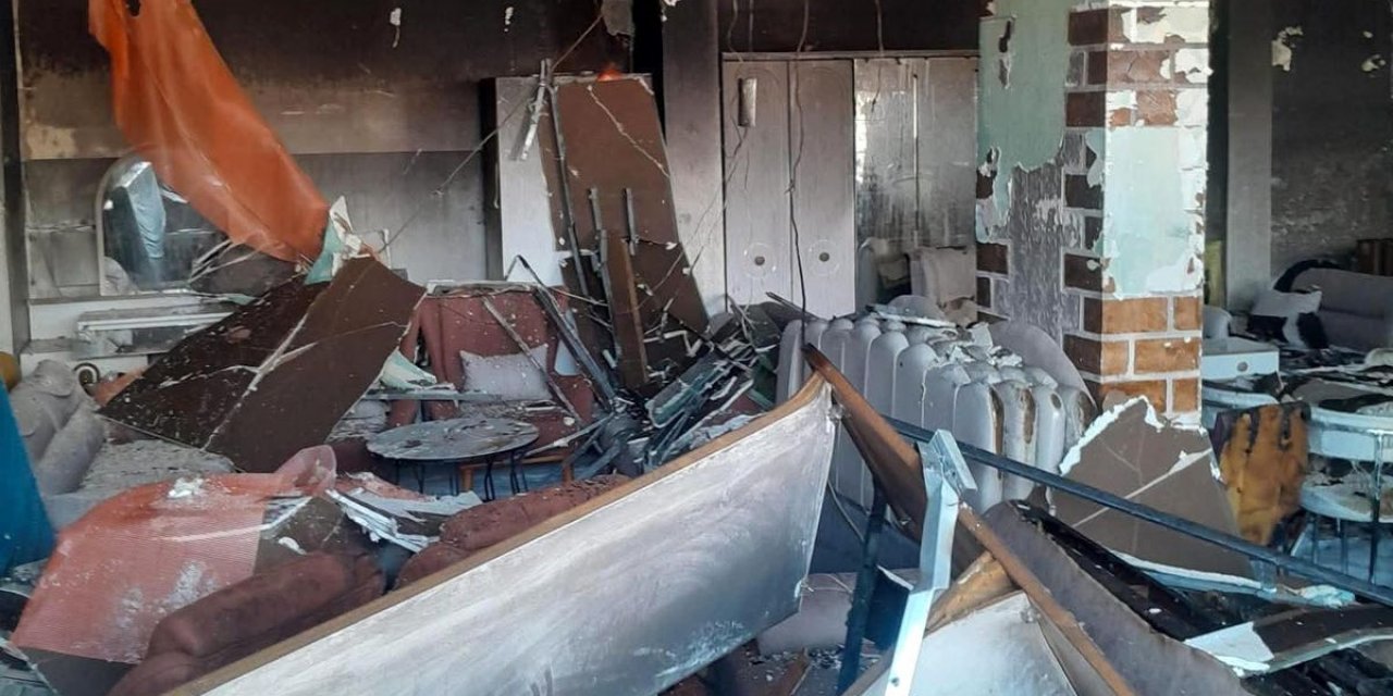 Reyhanlı'da İş Yeri Alevlere Teslim Oldu