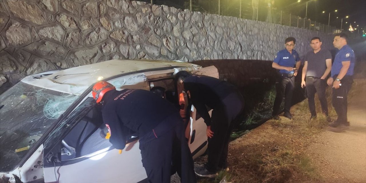 Sungurlu'da Araç Duvarından Düştü: 2 Yaralı