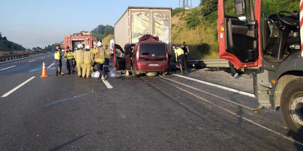Kuzey Marmara Otoyolu'nda Korkunç Kaza! 1'i Bebek 3 Kişi Hayatını Kaybetti
