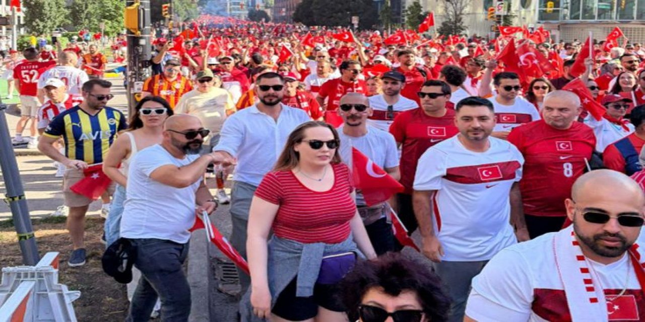 Vancouver'a Türk Damgası! Sokaklar Türkiye Sesleriyle İnledi