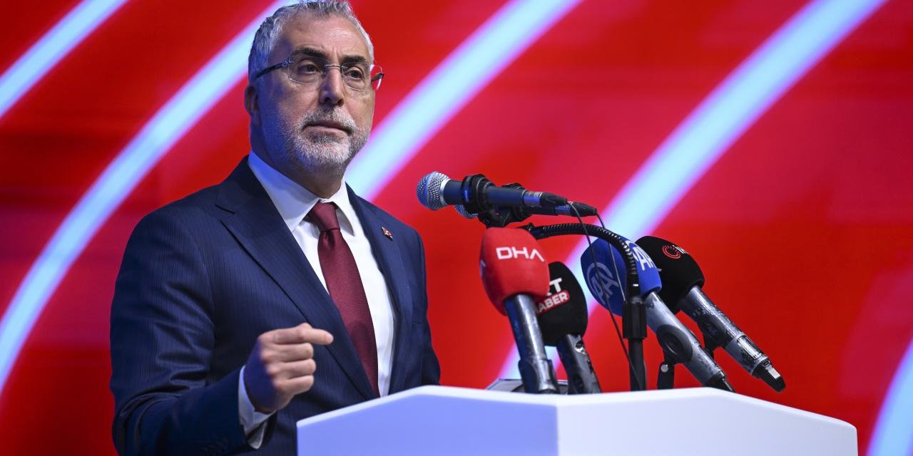 Bakan Işıkhan: Dijital Bağımlılık Ciddi Bir Tehdittir