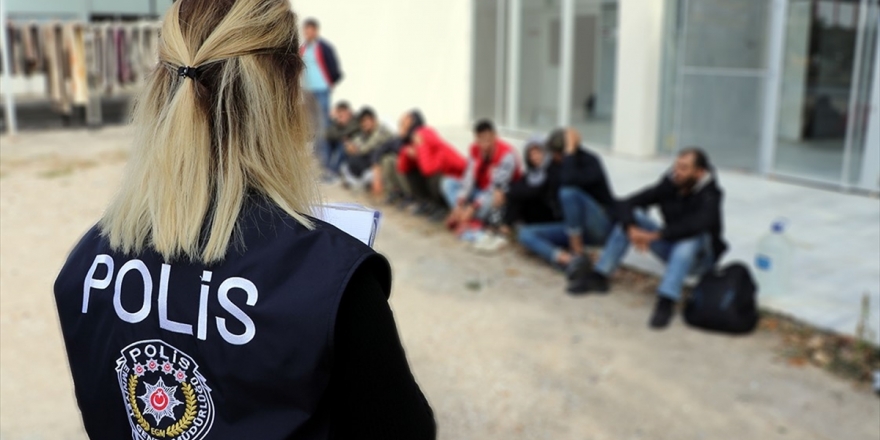 Düzensiz Göçle İstanbul'a Gelen 42 Bin 888 Kişi Geri Gönderildi