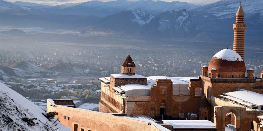 Ak Parti'li Çelebi'den '2020 İshak Paşa Yılı' Olsun Önerisi