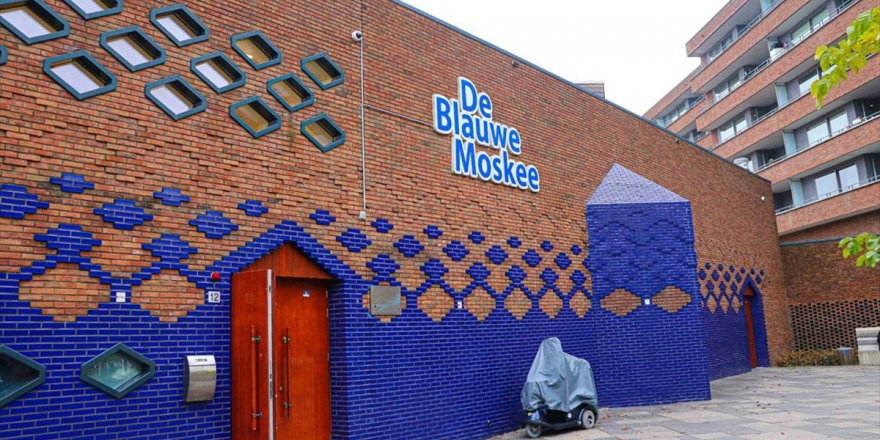 Amsterdam'da İlk Defa Hoparlörden Ezan Okundu