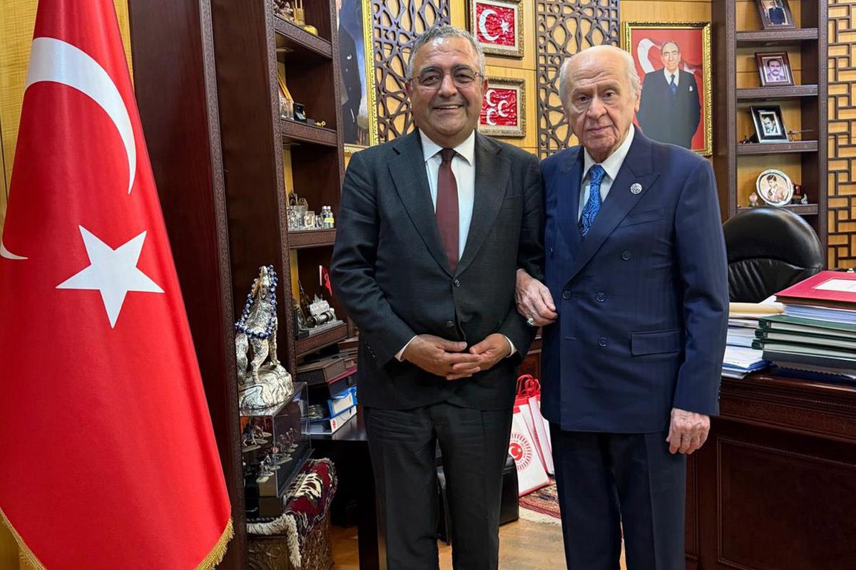 Maka Odasında Kol Kola Poz! Bahçeli, Sezgin Tanrıkulu'nu Ağırladı