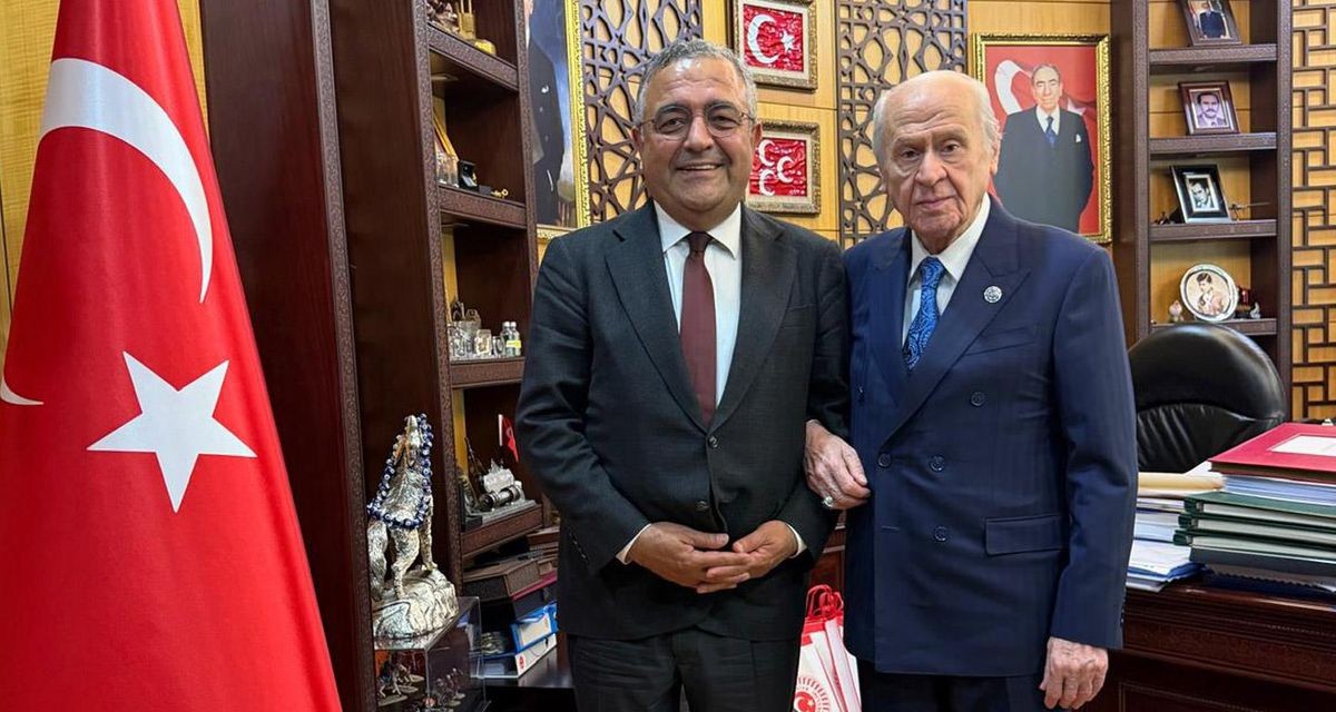 Maka Odasında Kol Kola Poz! Bahçeli, Sezgin Tanrıkulu'nu Ağırladı