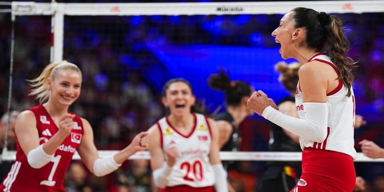 A Milli Kadın Voleybol Takımı, Belçika'yı 3-0 Yendi