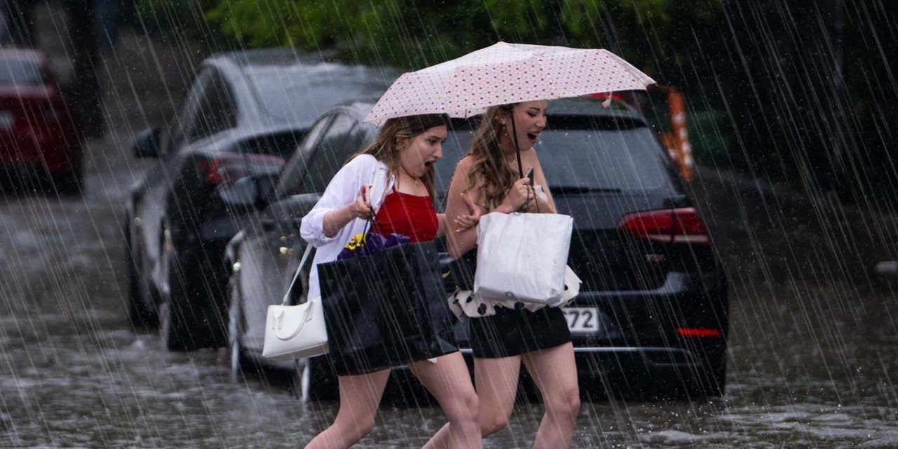 Meteoroloji'den 19 İle Sarı Alarm! Kuvvetli Sağanak Ve Sel Kapıda