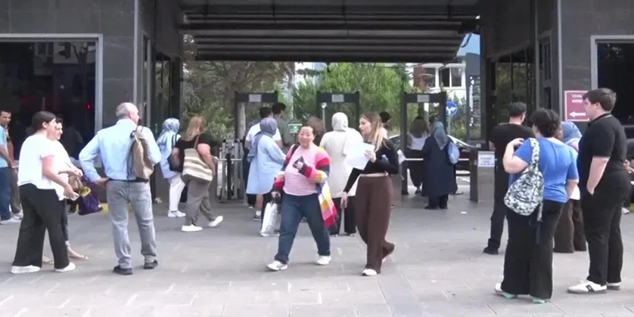 YKS Maratonu Başladı: Okul Önlerinde Heyecanlı Bekleyiş