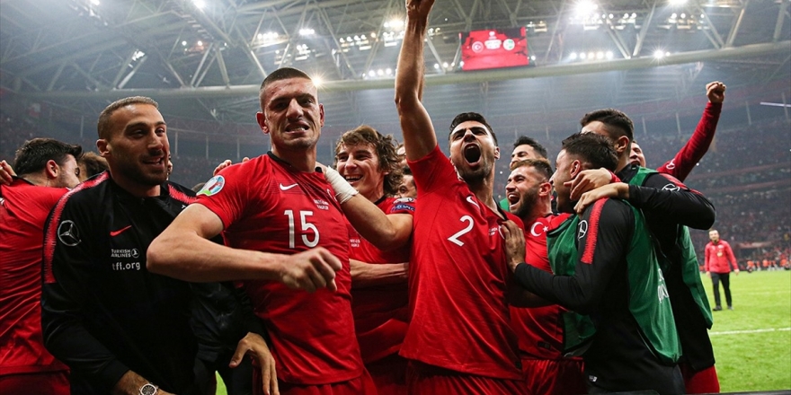 Türkiye Grup Liderliği İçin Sahada