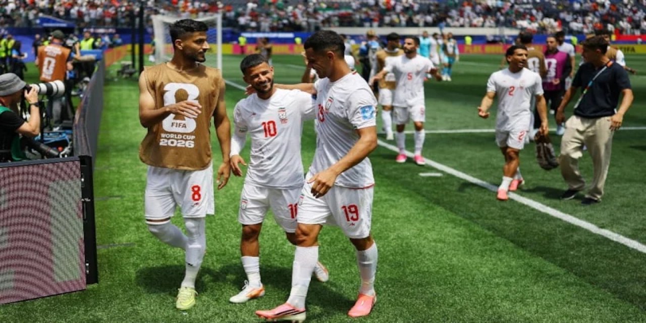 İran Milli Takımı Soyunma Odasına Not Bıraktı