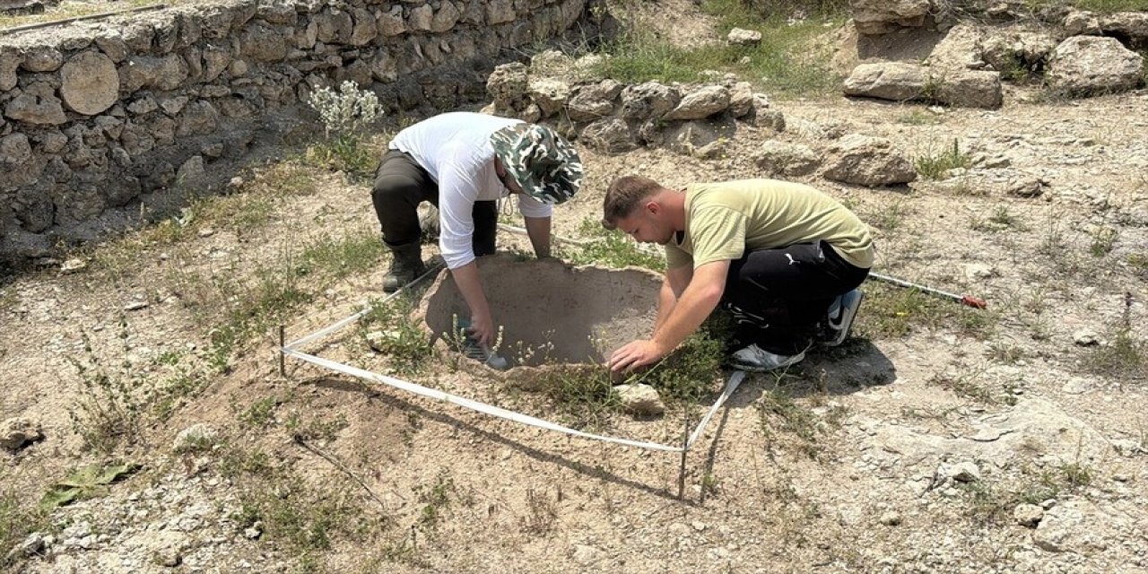 Karabük'teki Antik Kentte 1750 Yıllık Pitos Mezar Bulundu
