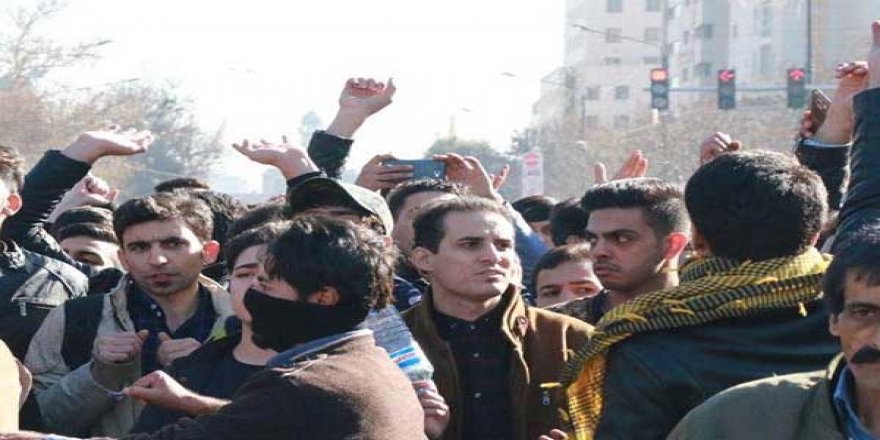 İran'da zam protestoları başladı: 1 Ölü