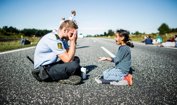 Danimarka'da ülkeyi terk eden mültecilere 21 bin dolar