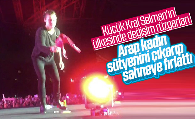 Suudi kadın, konserde sahneye sütyen attı