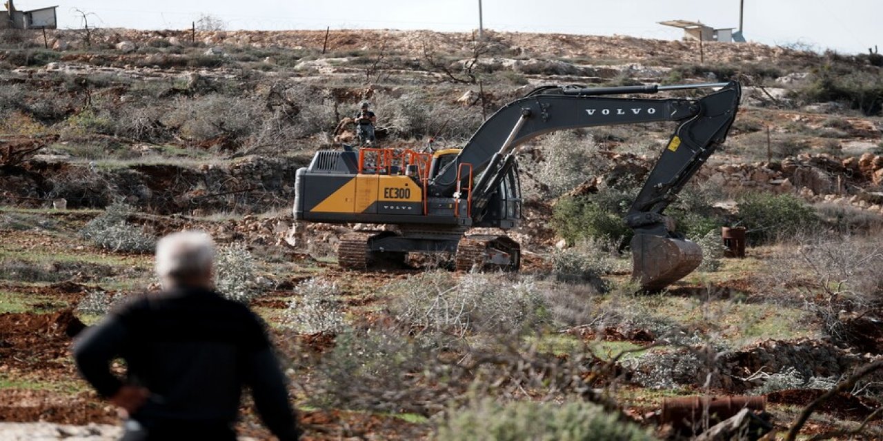 Filistin Topraklarını Gasbeden İsrailliler, Batı Şeria'da Filistinlilere Ve Mülklerine Saldırılarını Sürdürdü