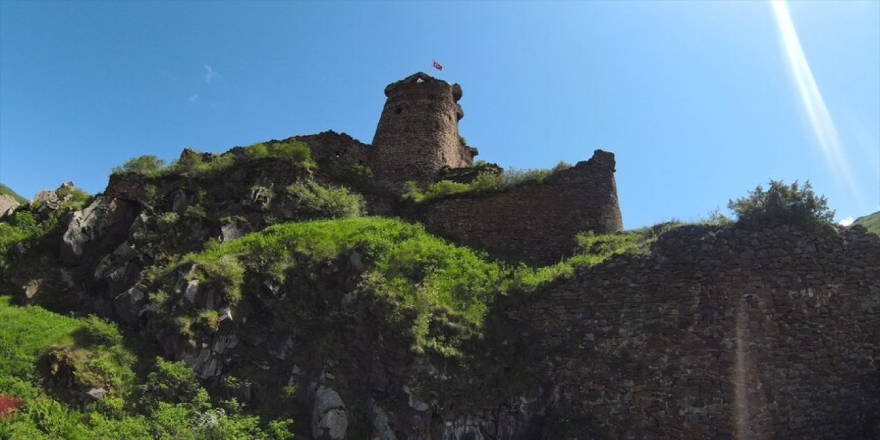 Şeytan Kalesi Ve Karaçay Kanyonu Doğaseverleri Bekliyor