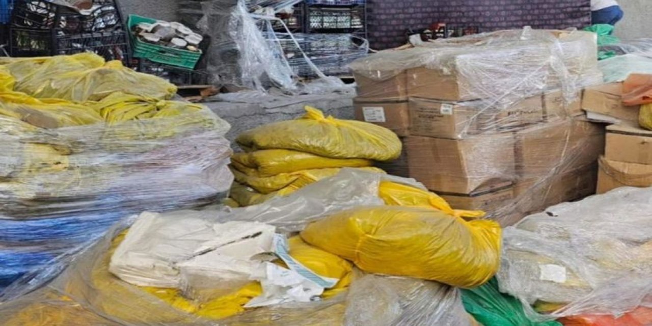 Uşak'ta Son Kullanma Tarihi Geçmiş 30.6 Ton Gıda Ele Geçirildi