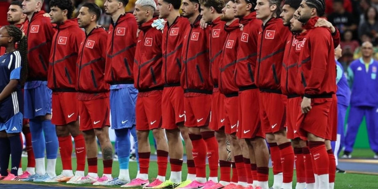 Galatasaray'ı Reddeden Milli Futbolcu Kararını Verdi! Yeni Sözleşme İmzalıyor