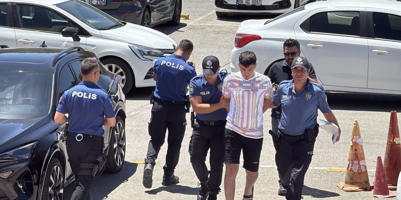 Bodrum'da Alkollü Sürücü Kaza Yaptı