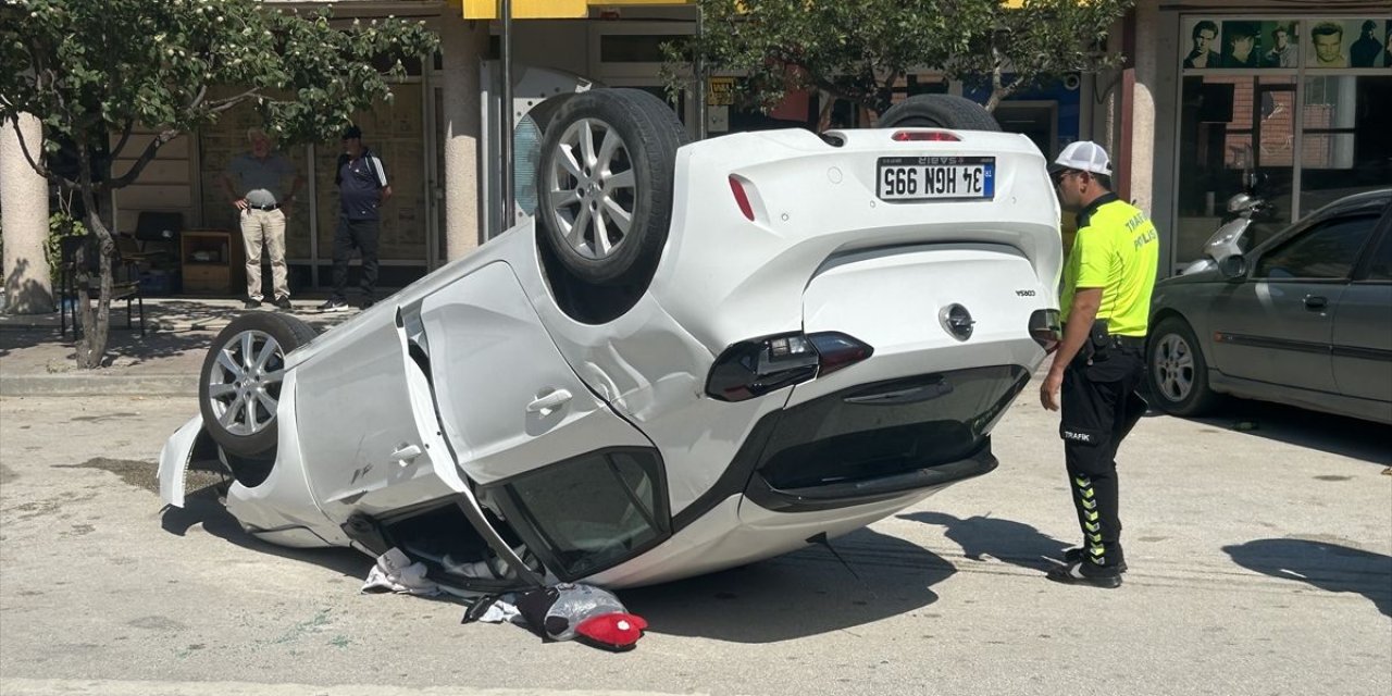 Bilecik'te Otomobil Kazası: 2 Yaralı