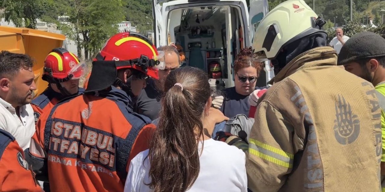 Beykoz'da Hafriyat Kamyonu Devrildi