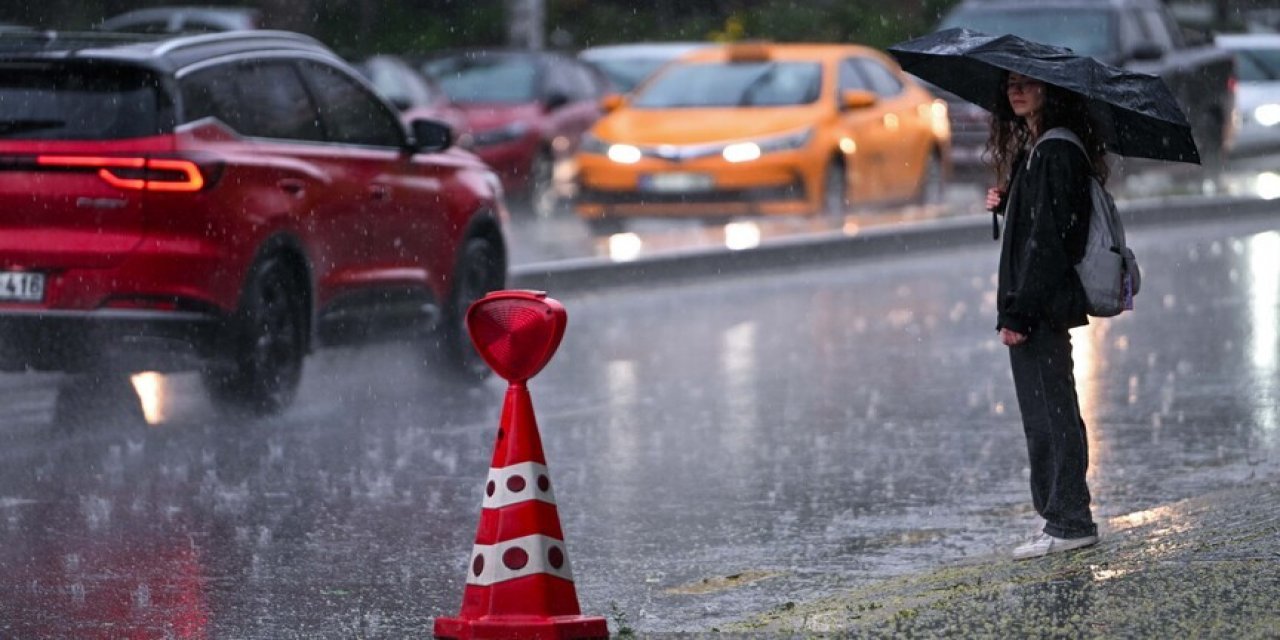 Meteoroloji'den Bazı Bölgeler İçin Fırtına Ve Kuvvetli Yağış Uyarısı