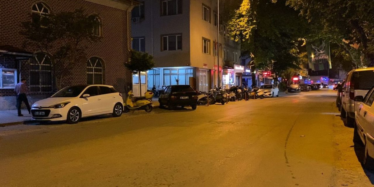 İnegöl'de Kavga: Arkadaşını Bıçakladı