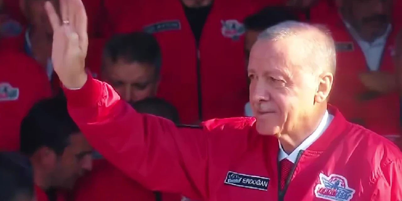 AK Parti'nin 25'inci Yıl Şarkısı İlk Kez Dinletildi
