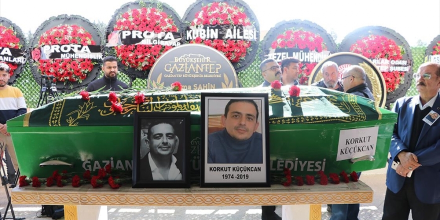Gaziantep'te Çöken İskelenin Altında Kalarak Ölen Mühendisin Cenazesi Defnedildi