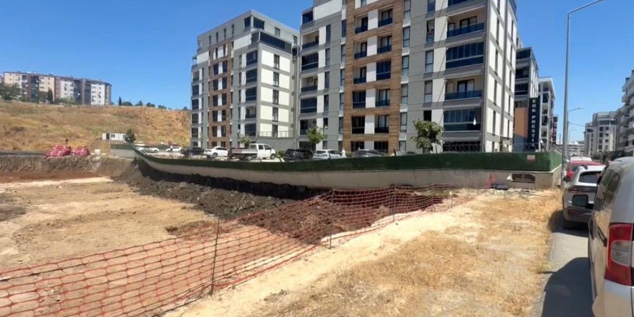 Bursa'da İstinat Duvarı Çöktü