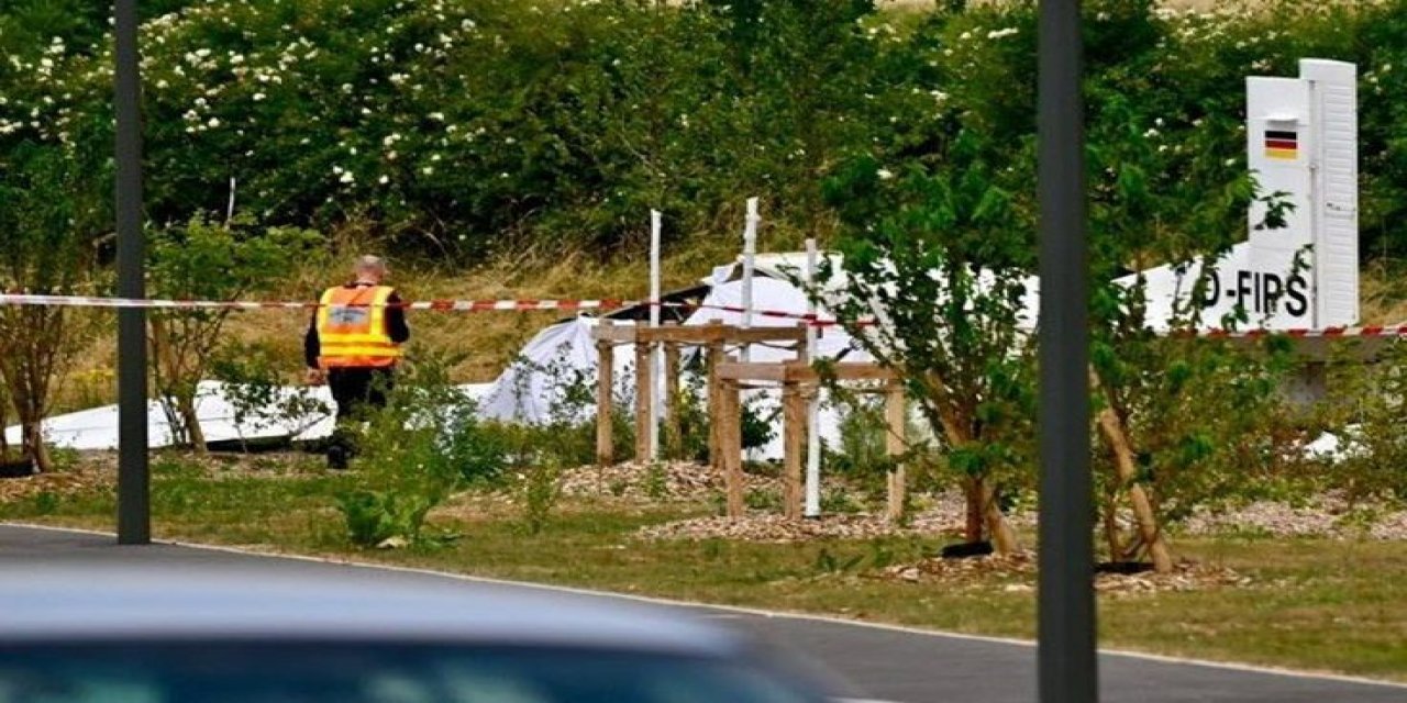Fransa'da Paraşüt Okuluna Ait Uçak Düştü! En Az 11 Kişi Hayatını Kaybetti