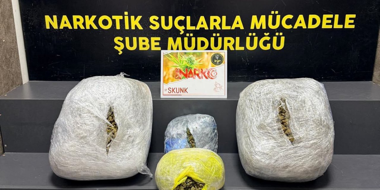 İzmir'de Uyuşturucu Operasyonu: 15 Kg Skunk Ele Geçirildi