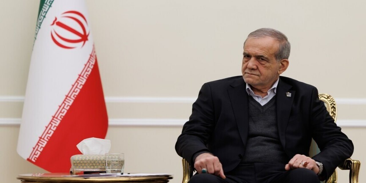 İran Cumhurbaşkanı Pezeşkiyan: Katar'da Dondurulan 12 Milyar Dolarlık Varlığın 6 Milyar Doları Ülkeye Dönecek
