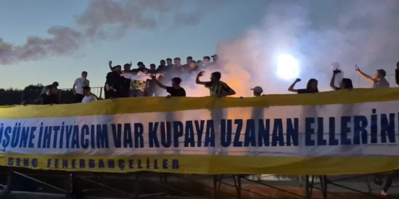 Taraftardan Fenerbahçeli Futbolculara Akşam Sürprizi