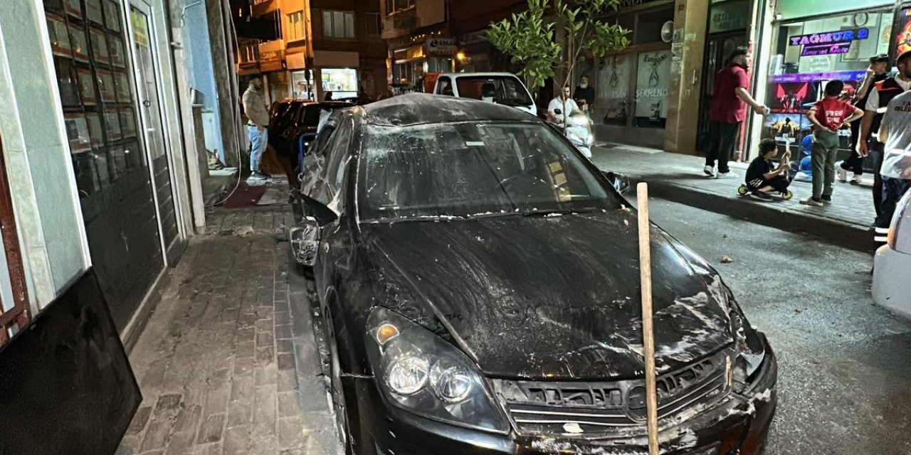 Fatih'te Beton Parçaları Sokakta Tehlike Yarattı