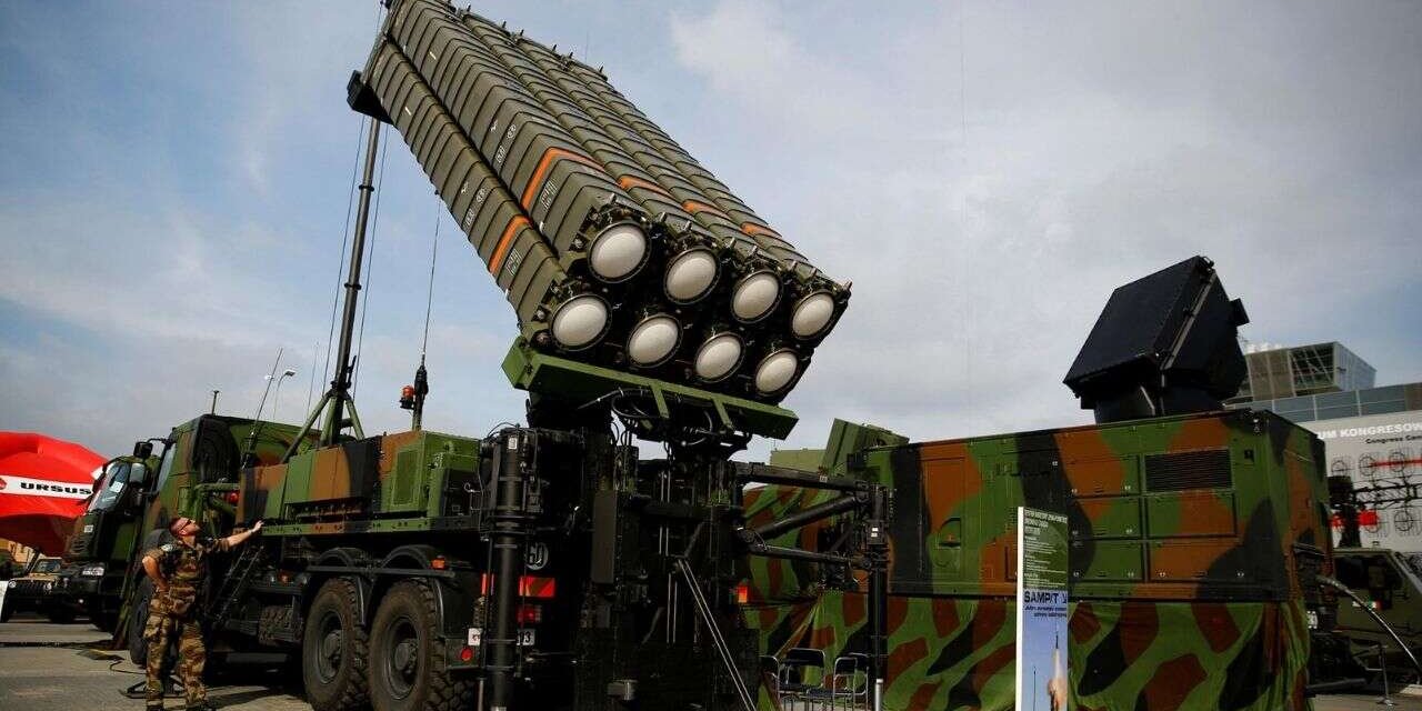 NATO Zirvesi Öncesi Atina'da Büyük Panik! "Fransa Türkiye İle Masaya Oturuyor, Bize İhanet Mi Edecekler?"